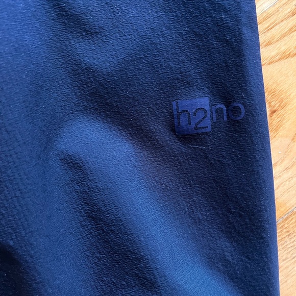 Patagonia Blue Raincoat with Hood and Technical Fabric - Picture 9 of 12